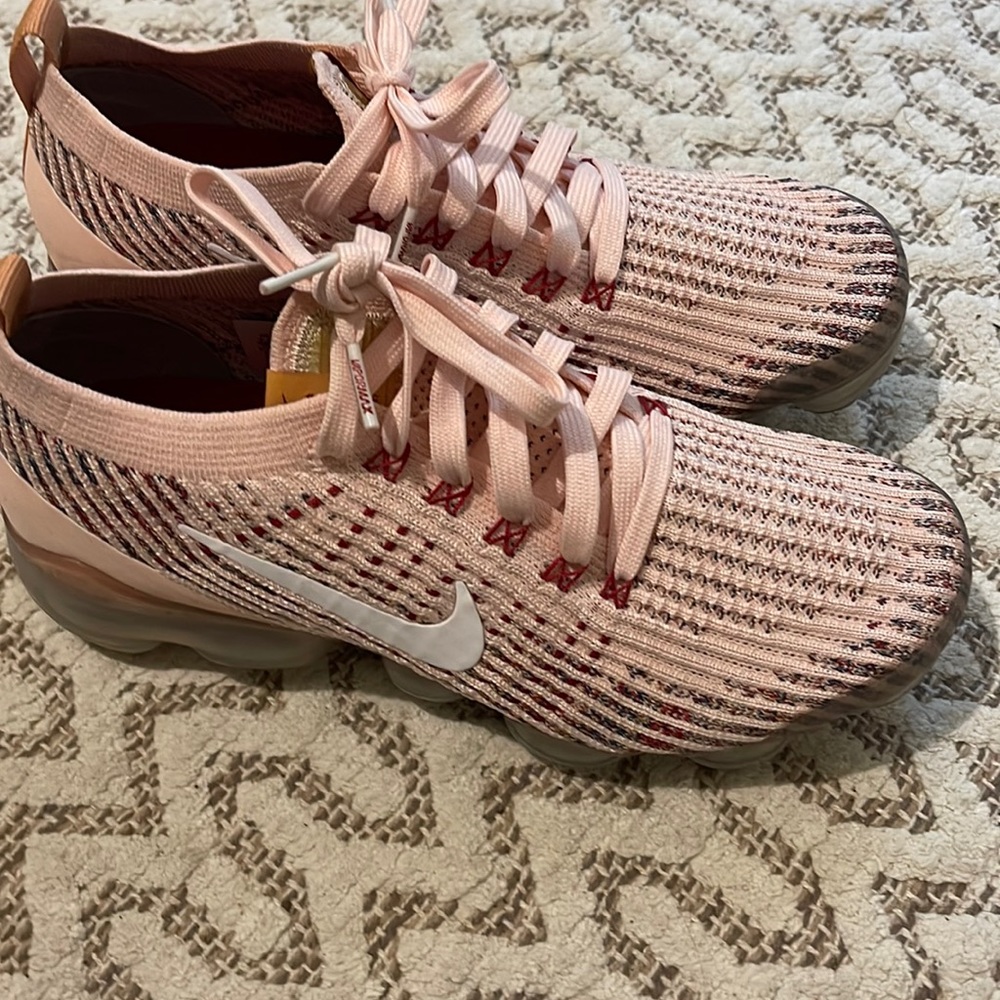 Nike Air VaporMax Flyknit 3
Sunset Tint (W)